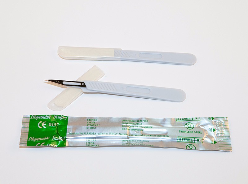 Disposable Sterile Surgical Scalpel With Plastic Handle