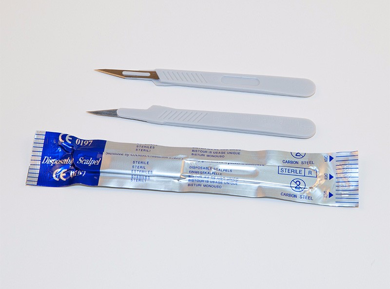 Disposable Sterile Surgical Scalpel With Plastic Handle