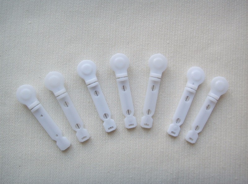 White Flat Disposable Sterile Blood Lancet